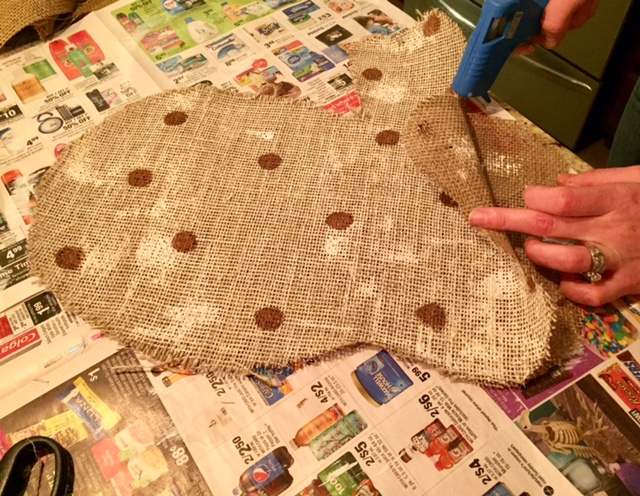 Super cute and easy DIY Tutorial to make Easter Burlap Door Hangers with step by step instructions, materials list, and lots of pictures!