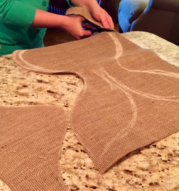 Easy DIY Easter Burlap Door Hangers thelittlefrugalhouse.com