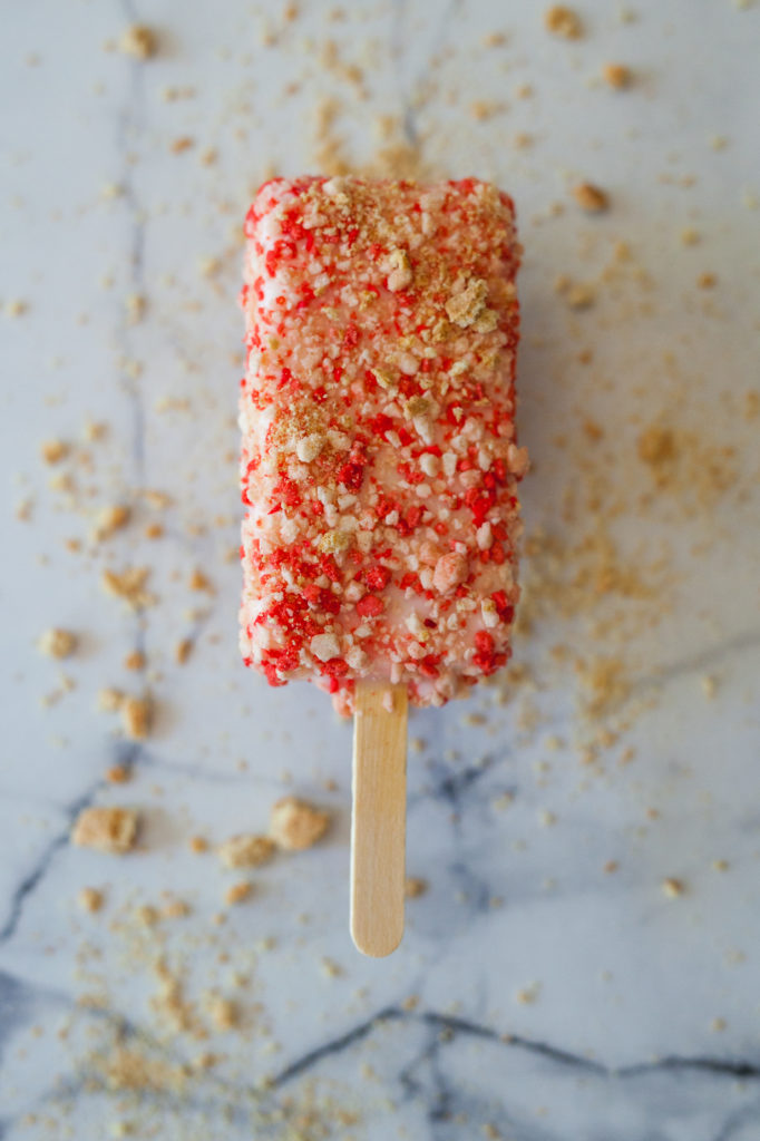 Today, I've got 5 of my favorite super easy summertime desserts to share with you! They are all quick, easy, and of course, delicious!