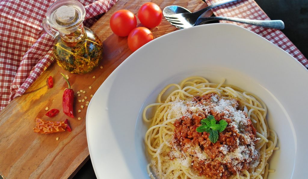 These cheap meal ideas are perfect for one, for two, or for your whole family. At just $2 per serving, these frugal dinners will help you save money and eat a healthy meal at home. Save on your grocery budget, make easy dinners, and plan a frugal weekly menu.