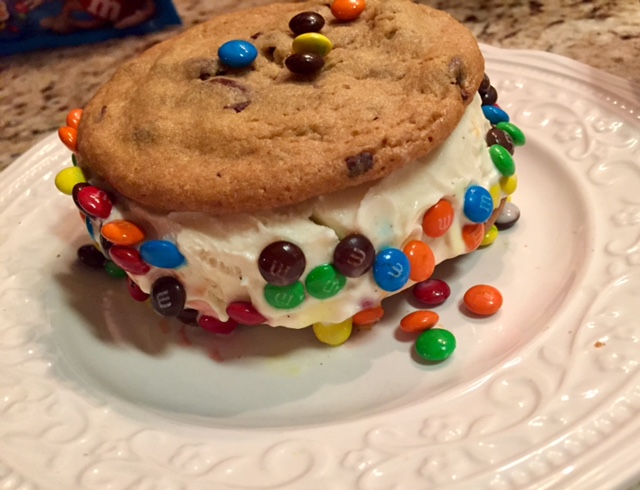 Homemade Ice Cream Cookie Sandwiches - Cookies, ice cream, and M&M's all in one? Yes, give me the most delicious, over the top treat!! Homemade Ice Cream Cookie Sandwiches - Cookies, ice cream, and M&M's all in one? Yes, give me the most delicious, over the top treat!!
