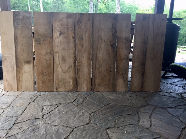 See how I built a DIY Folding Craft Fair Checkout Stand with scrap wood and $0. Ring up customer and package gifts on your own checkout stand!