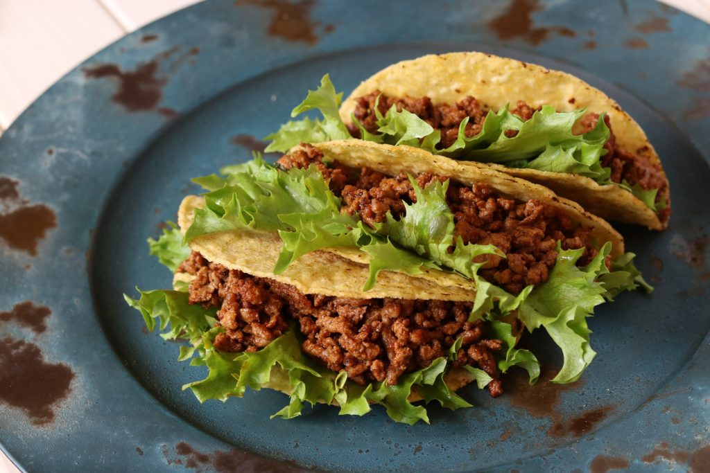 Easy lunch ideas to break away from the drive thru. Try one of these 13 easy lunch ideas to pack your own lunch and save money! Easy lunch ideas to break away from the drive thru. Try one of these 13 easy lunch ideas to pack your own lunch and save money!