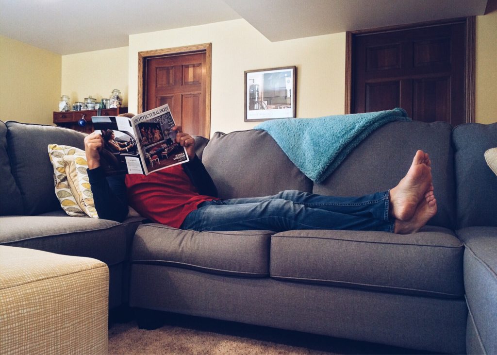 These 10 lazy ways to save money are essential if you want to save money and stay in budget, but don't have the time or energy to do so.