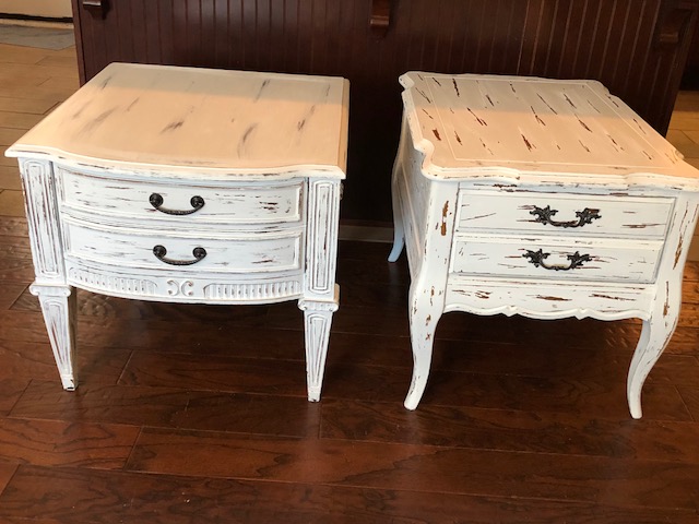 Refinish your furniture for the rustic farmhouse look or flip furniture for profit! This farmhouse style side table makeover tutorial is super helpful!
