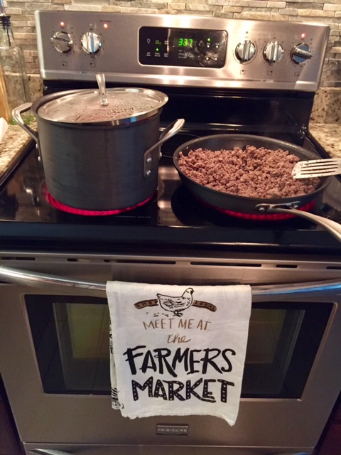 Take the stress out of dinnertime by cooking these fast freezer meals ahead of time. All you have to do is heat the meals and you have delicious dinners your family will love! 8 super easy recipes, a shopping list, and full instructions included. 