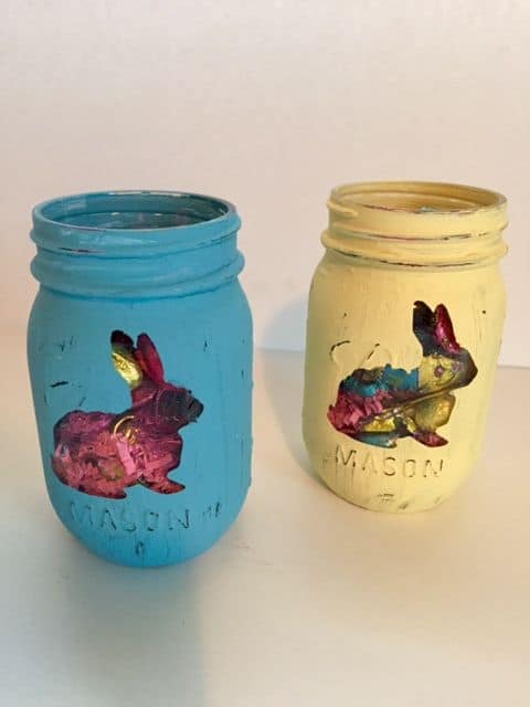 Super cute and easy DIY Easter Gift using items found from the Dollar Tree. These chalk painted mason jars are a sweet Easter gift!