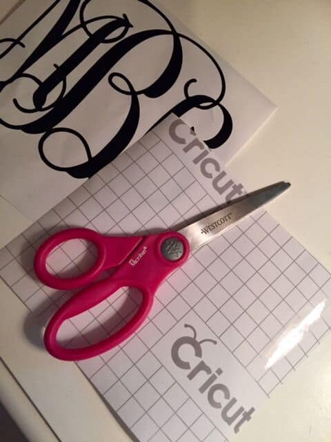 This is a great beginner project for Cricut crafters! Learn how to make a monogram drink bucket for a gift basket, bridal shower, or party drink bucket!