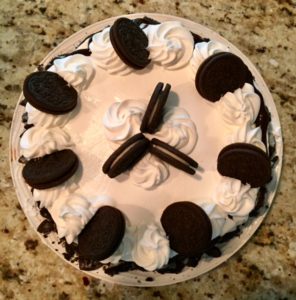 5 ingredients and no baking required to make the easiest and most delicious homemade ice cream cake. Perfect for birthday parties!