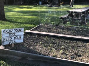 Do you love growing your own food and eating homegrown produce from your garden? You need to make this Grow Your Food Feed Your Soul sign! Here's the tutorial: