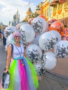 Make an easy DIY Halloween costume this year to save some money and win most creative costume! Check out these easy DIY Halloween costume ideas for the whole family.