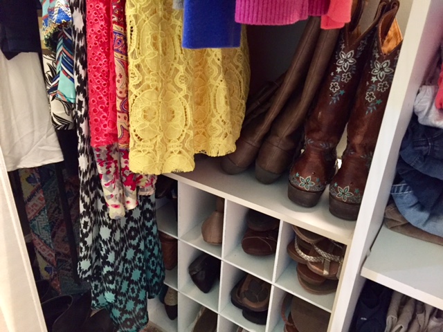 Learn how to organize your small closet with these 10 simple and easy tips! DIY your closet makeover with these ideas to organize your clothes, use shelves, shoe racks, and more. Small spaces can be challenging, but you can get your wardrobe organized easily with these 10 tips.