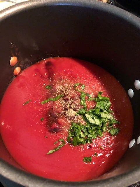 Use this quick freezer cooking plan to make 22 meals in just 30 minutes. Get your freezer stocked with these easy make ahead meals to feed your family on busy nights. These freezer meals are easy and you may already have most of the ingredients. Perfect for beginners, as some meals are no cook freezer meals.