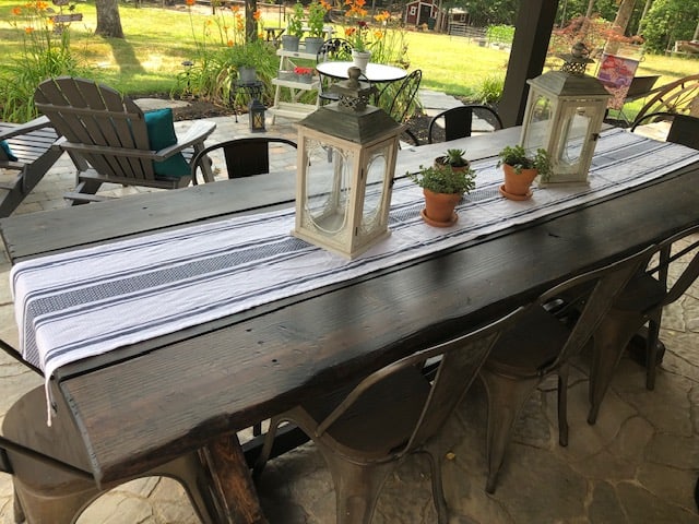 These affordable table runners are perfect for your style: farmhouse, modern, classic, elegant, or rustic. Look through these ideas for easy home updates!