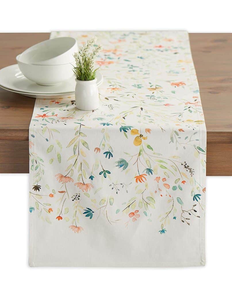 These affordable table runners are perfect for your style: farmhouse, modern, classic, elegant, or rustic. Look through these ideas for easy home updates!
