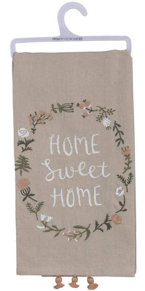 These 15 new homeowner gift ideas are perfect for a housewarming party to congraulate new homeowners. Candles, door mat, food, wine, wreaths, and more!