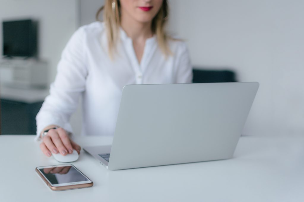 Make more money and reach your goals with these 43 side hustle ideas to make more money. Pay for a vacation with cash, buy a new car with cash, build your savings, or pay off debt. Try one of these side job ideas to make extra money today.