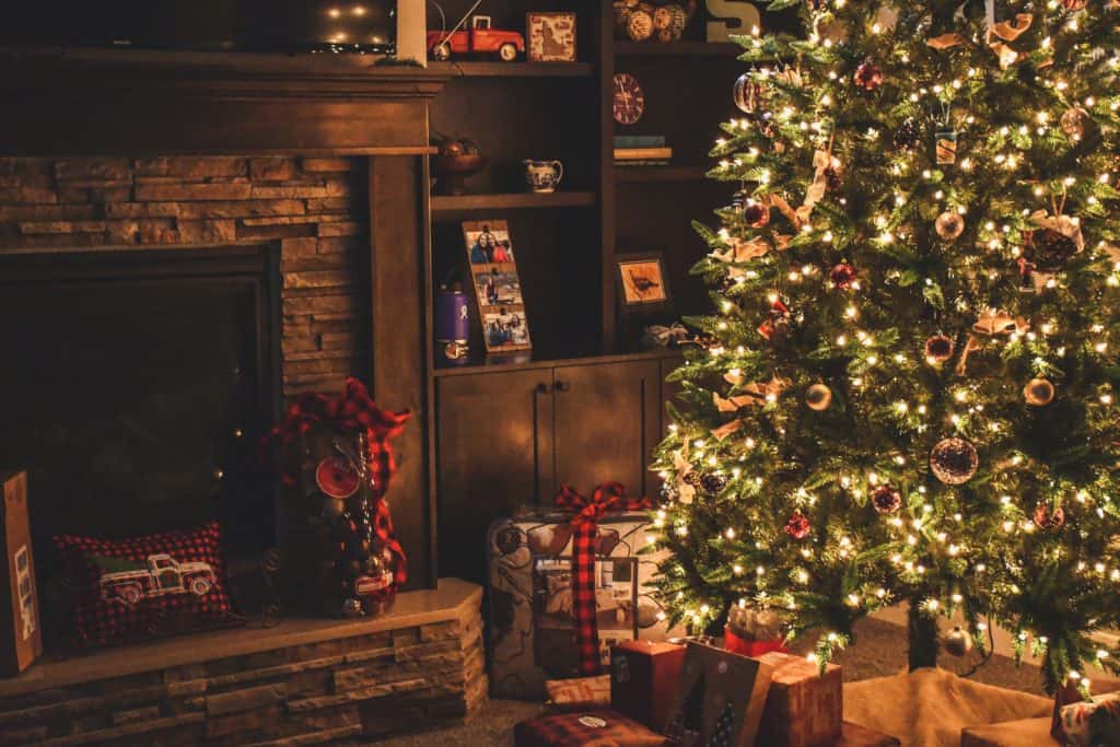 This debt free Christmas challenge will help you save cash to fund your Christmas without going into debt. Get the free printable to start saving now!