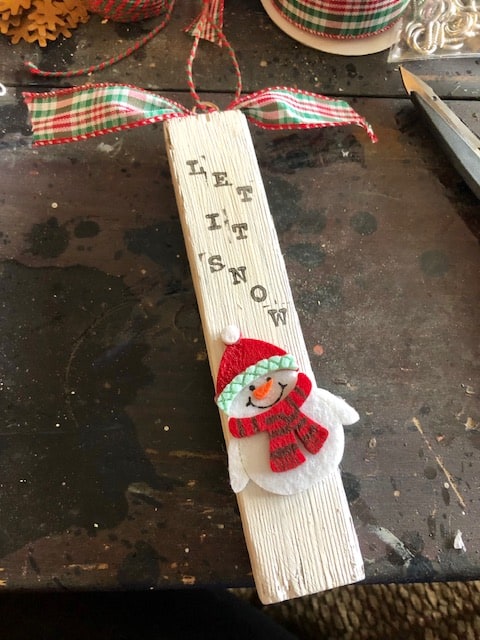 Make your own easy, rustic DIY Christmas ornaments with tobacco sticks. These are perfect for kids, to sell, for gifts, or to decorate your tree. 