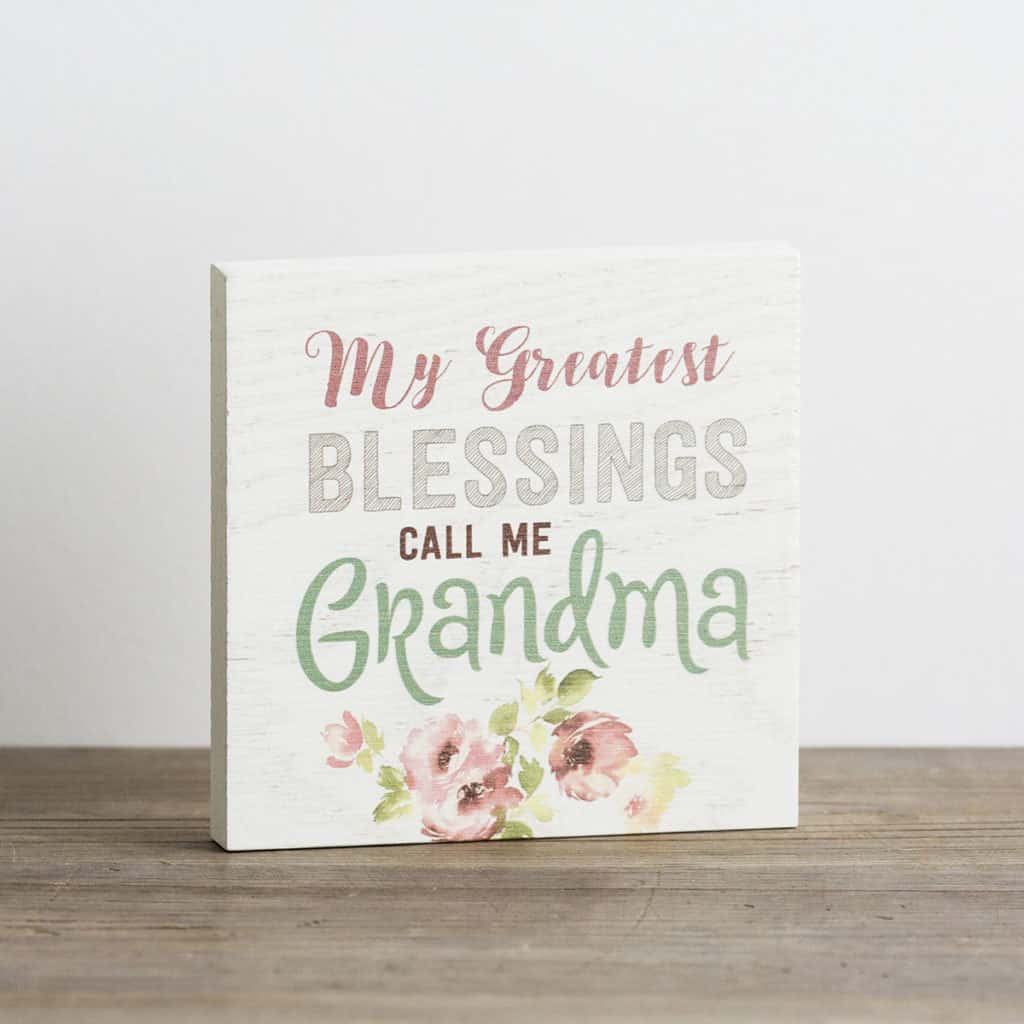 Mother's Day gift ideas all under $30 perfect for mom, mother in laws, daughters, sisters, friends, Grandma, and new Moms.