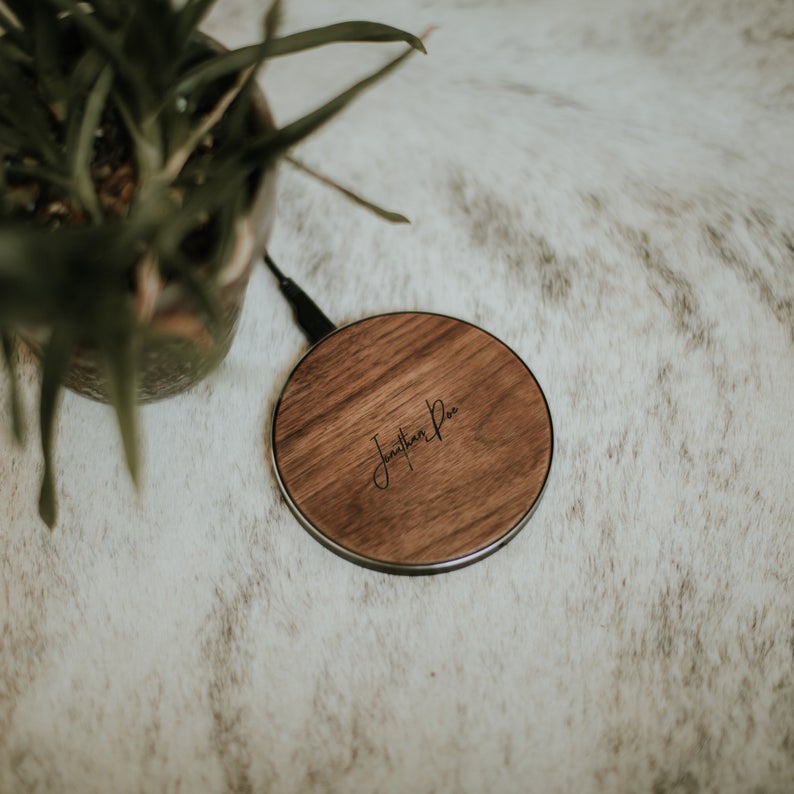 Check out this list of 21 first Father's Day gift ideas to find the perfect gift for new dads. Personalized gifts, custom photo gifts, and more!