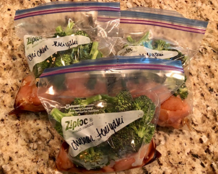 Super quick and easy freezer meal plan! These one pan skillet freezer meals are easy to make and quick to serve. Chicken parmesan, teriyaki, and stir fry!