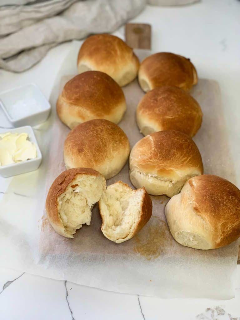 Make your own bread with these easy homemade bread recipes today. No knead, no yeast, flatbread, wheat, white, rolls, and dutch oven recipes!
