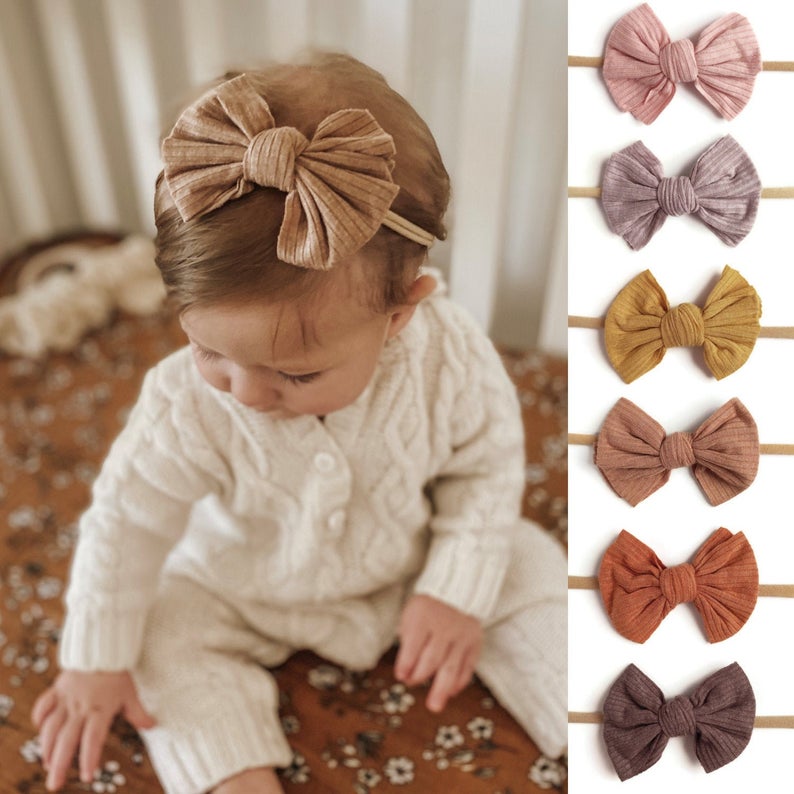 These are the best baby girl gift ideas! I love these cute, unique gifts - especially the personalized gifts with names and monograms!