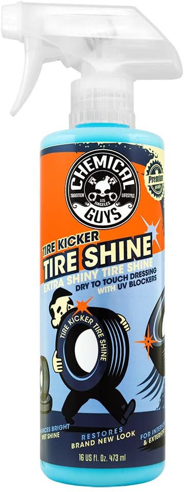 The perfect practical and useful gift for Dad, Grandpa, your brother, or any men: car wash and detailing items. Here are the best car detailing gift ideas!