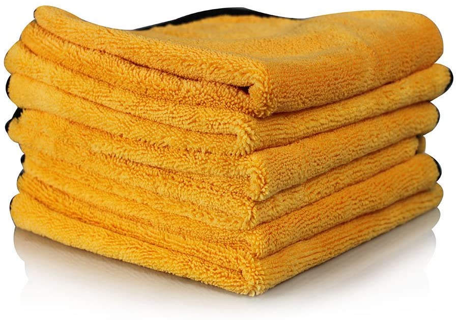 The perfect practical and useful gift for Dad, Grandpa, your brother, or any men: car wash and detailing items. Here are the best car detailing gift ideas!