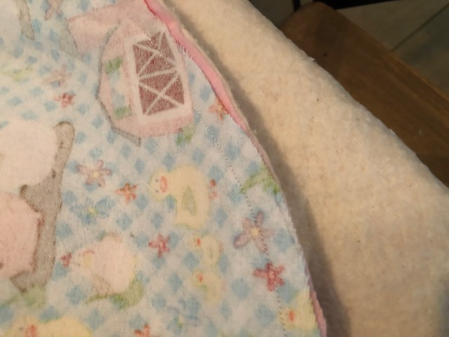 Make your own DIY baby play mat with this fun and easy beginner sewing step by step tutorial. Make one for your child or a special baby gift!