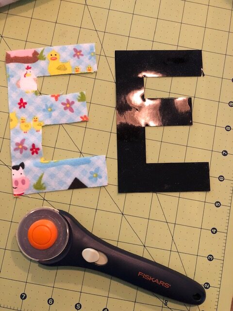 Make your own DIY baby play mat with this fun and easy beginner sewing step by step tutorial. Make one for your child or a special baby gift!