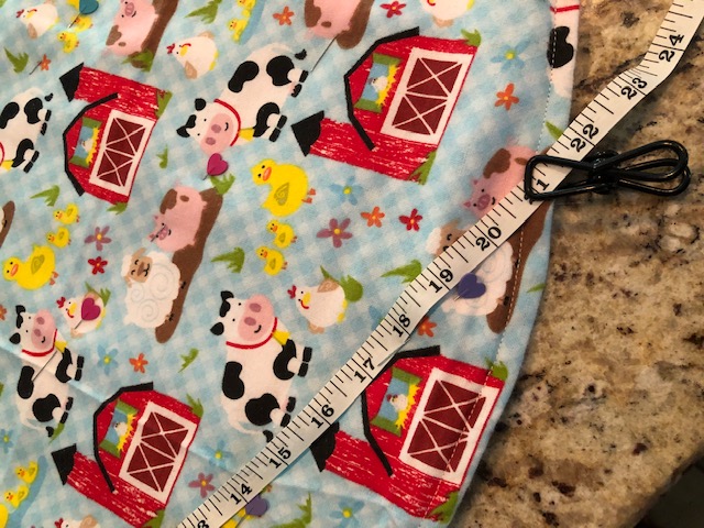 Make your own DIY baby play mat with this fun and easy beginner sewing step by step tutorial. Make one for your child or a special baby gift!