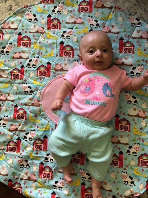 Make your own DIY baby play mat with this fun and easy beginner sewing step by step tutorial. Make one for your child or a special baby gift!