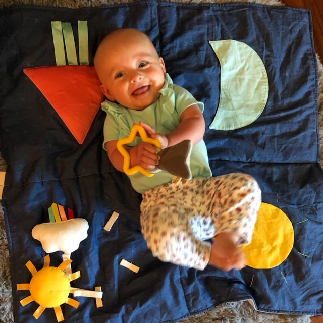Give experiences instead of gifts with these creative non gift ideas for Christmas perfect for all ages from kids to families to parents and grandparents.