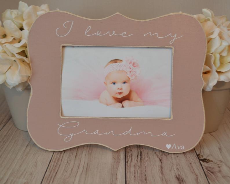 These are the most thoughtful and budget friendly Christmas gift ideas for Grandma from grandkids. Personalized items, photo calendars, and sweet gifts!