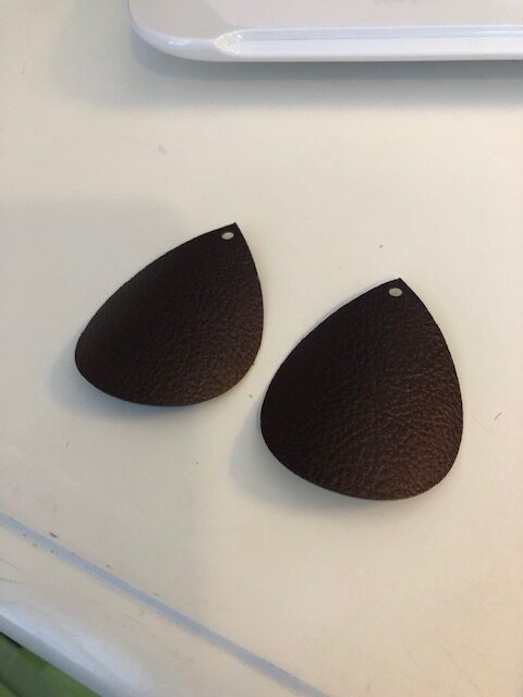 Make your own DIY Cricut faux leather earrings with this quick, easy, and frugal step by step project using the Cricut Joy. These make fun gifts, too!