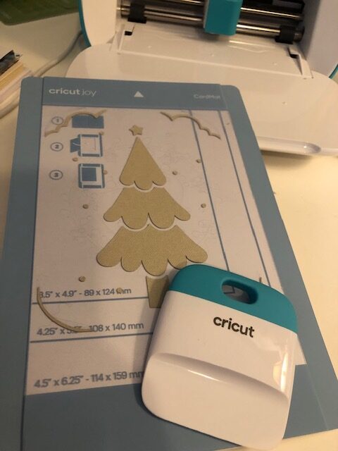 Learn how to make easy DIY homemade cards with the Cricut Joy. Handmade cards are fun for all occasions like birthdays, bridal showers, baby showers, and more!