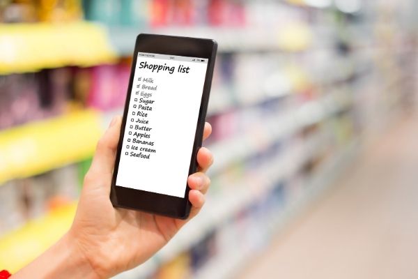 Be prepared for an emergency with a food stockpile. This list has the best budget foods to stockpile in case of an emergency.