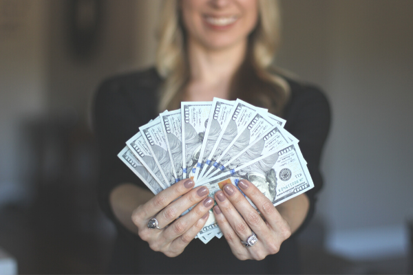 Learn how to save $5000 fast with these 3 savings plans to save $5000 in 3 months, in 6 months, or in a year with ideas to save money quickly!