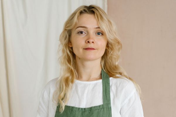 Want to start a cookie cake business from home? Learn how to turn your love of baking into extra income with tips for cottage food laws, pricing cookie cakes, finding customers, setting up a simple menu, marketing locally, and building a small home bakery business.