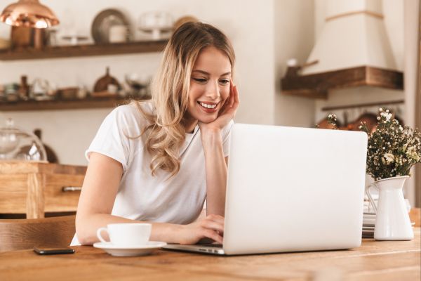 Want to start a cookie cake business from home? Learn how to turn your love of baking into extra income with tips for cottage food laws, pricing cookie cakes, finding customers, setting up a simple menu, marketing locally, and building a small home bakery business.