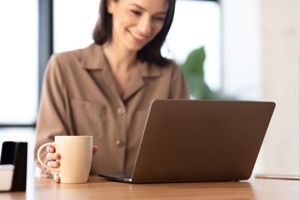 Want to start a cookie cake business from home? Learn how to turn your love of baking into extra income with tips for cottage food laws, pricing cookie cakes, finding customers, setting up a simple menu, marketing locally, and building a small home bakery business.