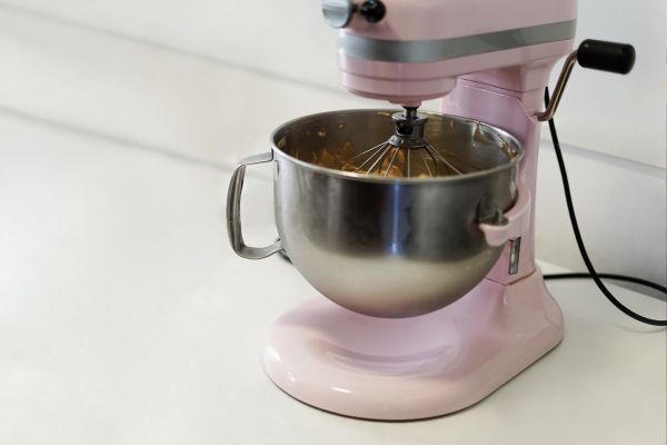 Want to start a cookie cake business from home? Learn how to turn your love of baking into extra income with tips for cottage food laws, pricing cookie cakes, finding customers, setting up a simple menu, marketing locally, and building a small home bakery business.