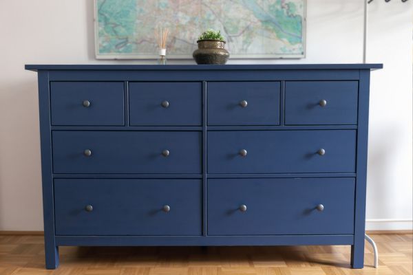 Want to make extra money flipping furniture? Learn how to find old furniture and household items at garage sales, thrift stores, and Facebook Marketplace, then clean, update, price, and resell them for profit. Great beginner-friendly side hustle idea for making extra cash locally.