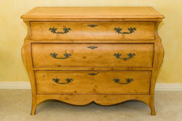 Want to make extra money flipping furniture? Learn how to find old furniture and household items at garage sales, thrift stores, and Facebook Marketplace, then clean, update, price, and resell them for profit. Great beginner-friendly side hustle idea for making extra cash locally.