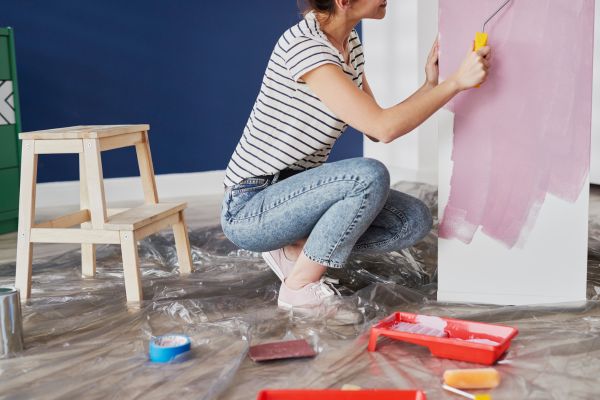 Want to make extra money flipping furniture? Learn how to find old furniture and household items at garage sales, thrift stores, and Facebook Marketplace, then clean, update, price, and resell them for profit. Great beginner-friendly side hustle idea for making extra cash locally.